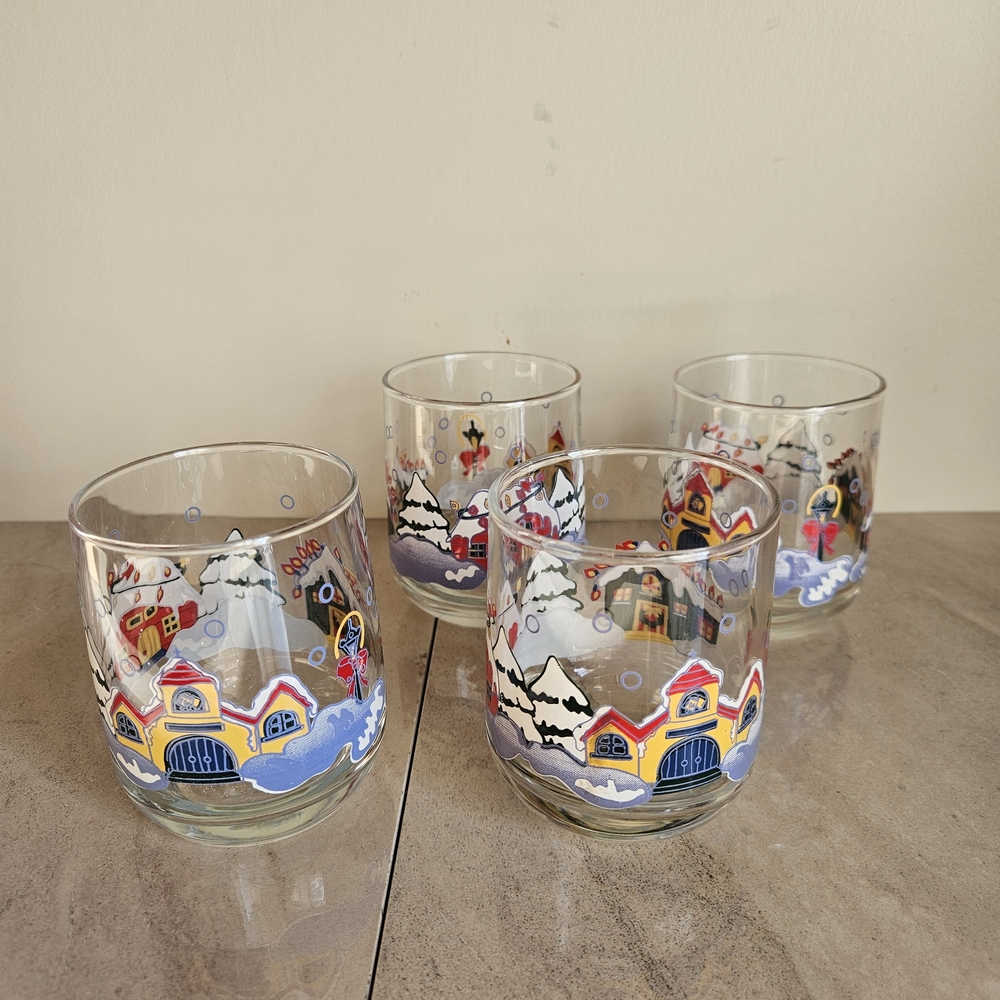 Festive Holiday Glasses Set